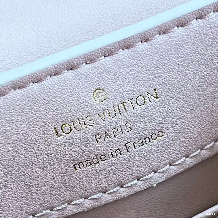LV 2210YA0132 Bag 0502